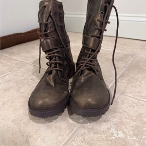 Women’s Combat Lace-Up Boots - Brown